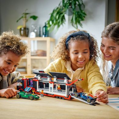 Конструктор Грузовик F1 с автомобилями RB20 и AMR24 LEGO City 60445