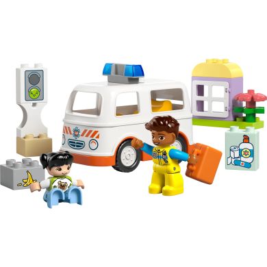 Конструктор Швидка допомога та водій LEGO DUPLO Town 10447
