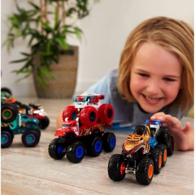 Машинка-внедорожник Супер-тягач серии Monster Trucks Hot Wheels (в ас.) HWN86