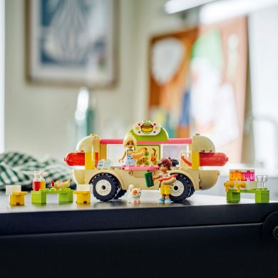 Конструктор Вантажівка із гот-доґами LEGO Friends 42633
