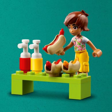 Конструктор Грузовик с гот-догами LEGO Friends 42633