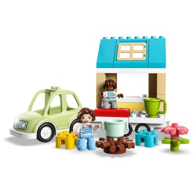 Конструктор LEGO DUPLO Town Сімейний будинок на колесах 31 деталей 10986