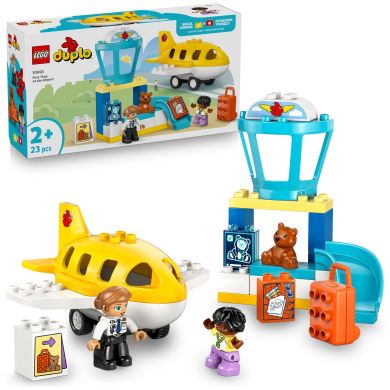 Конструктор Впервые в аэропорту LEGO DUPLO Town 10443