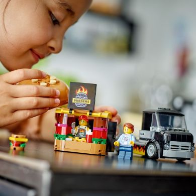 Конструктор Вантажівка з гамбургерами LEGO City 60404