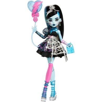 Кукла Фрэнки Страх какой сладкий день рождения Monster High JBG75