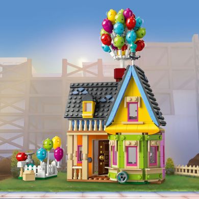 Конструктор Дом &laquo;Вперед и вверх&raquo; LEGO Disney 43217