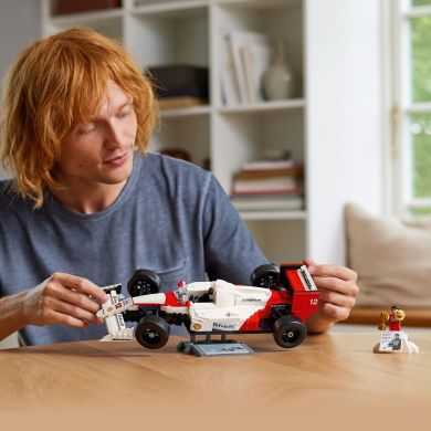 Конструктор McLaren MP4/4 і Айртон Сенна LEGO Icons 10330
