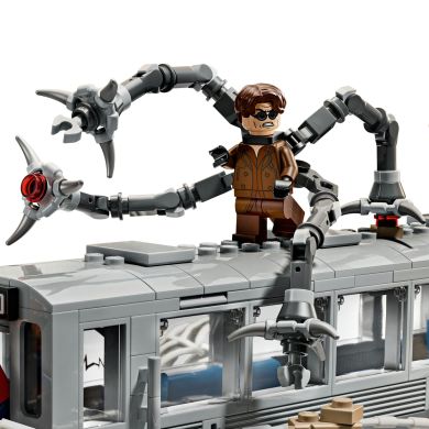 Конструктор Человек-Паук против Дока Ока: Сцена в метро LEGO Super Heroes 76321