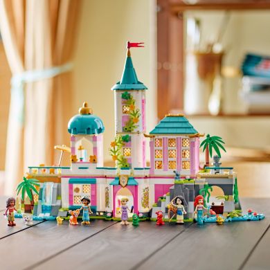 Конструктор Замок принцеси та королівські улюбленці LEGO Disney Princess 43267