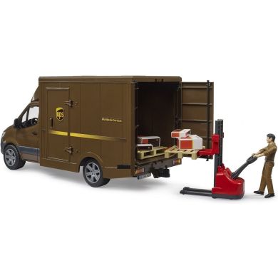Набор игрушечный автомобиль Mercedes Benz Sprinter курьер UPS с фигуркой и аксессуарами Bruder 02678