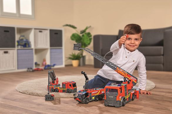 Пожежна машина Dickie Toys &laquo;Мерседес&raquo; з телескопічною драбиною, зі звуком і світловими ефектами 23 см 3714011