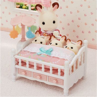 Ігровий набір Sylvanian Families Дитяче ліжечко для трійні з мобілем 5534