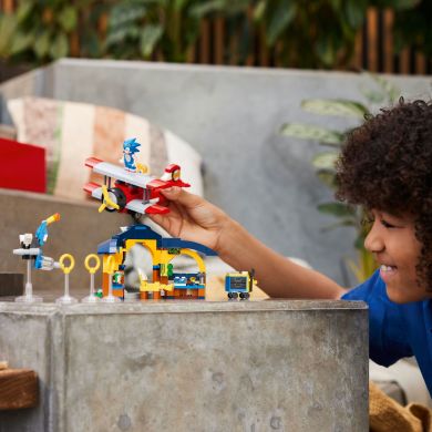 Конструктор LEGO Sonic the Hedgehog Майстерня Тейлз і літак Торнадо 376 деталей 76991