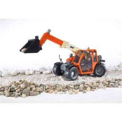 Іграшковий навантажувач JLG 2505 Telehandler з телескопічним ковшем Bruder 02140