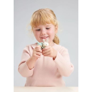Іграшка з дерева Сім'я кроликів Tender Leaf Toys TL8383