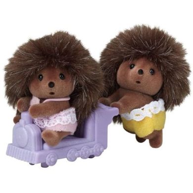 Игровой набор Sylvanian Families Ежи-двойняшки на машинке 5424