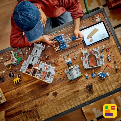 Конструктор Середньовічний замок із лицарем на коні LEGO Creator 31168