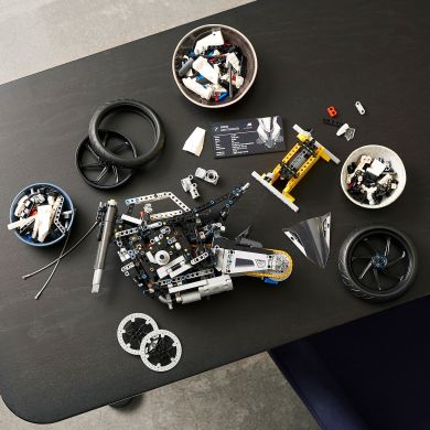 Конструктор BMW M 1000 RR LEGO TECHNIC 1920 деталей 42130