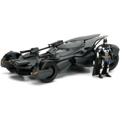 Машина металлическая Jada Бэтмен. Лига справедливости Бэтмобиль с фигуркой Бэтмена, масш. 1:24, 8+ JADA 253215000