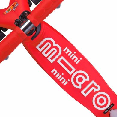 Самокат Micro серии Mini Deluxe Красный (до 50 кг, трехколесный, LED) Micro MMD052