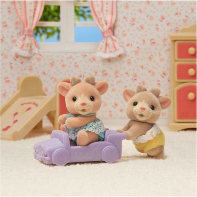 Ігровий Набір Sylvanian Families Північні оленята-двійнята на машинці 5693
