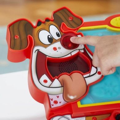 Настільна гра Hasbro Операція Лікуємо собачку з ефектами E9694