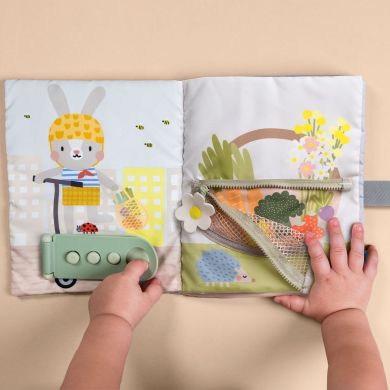 Розвивальна м'яка книжка колекції Садочок у місті БІЗІБУК ЗАЙЧЕНЯТКА Taf Toys 13355