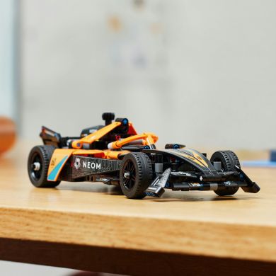 Конструктор Автомобиль для гонки NEOM McLaren Formula E LEGO TECHNIC 42169