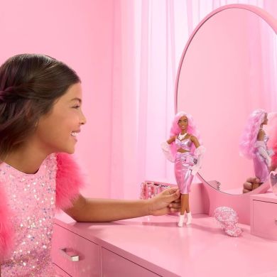 Лялька Barbiecore модниця у сукні металік Barbie HYV25