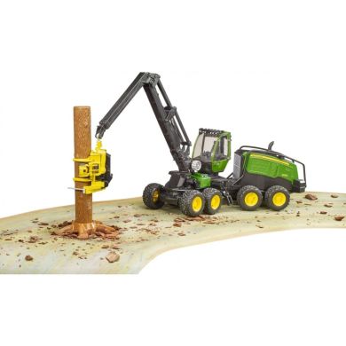 Набір іграшковий Харвестер John Deere 1270G з 1 колодою Bruder 02135