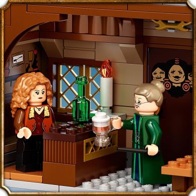Конструктор Прогулка в деревню Хогсмид LEGO Harry Potter Гарри Поттер 851 деталь 76388