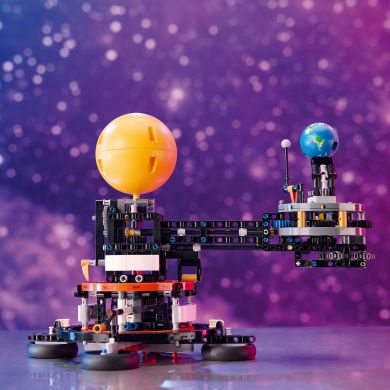 Конструктор Земля и Луна на орбите LEGO TECHNIC 42179