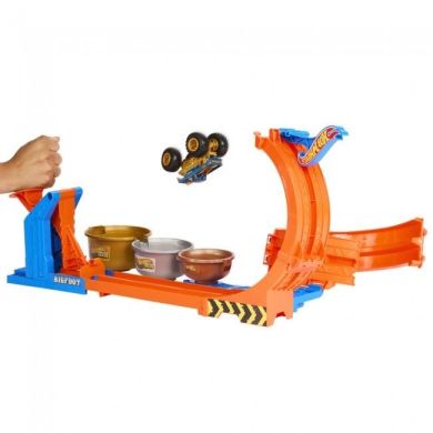 Ігровий набір Петлі та трюки серії Змагання за кубок Monster Trucks Hot Wheels JBX64