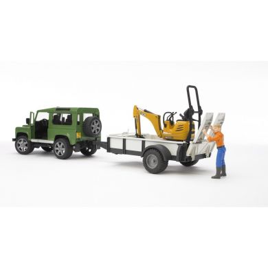 Набор игрушечных автомобилей Land Rover Defender с прицепом, микроэкскаватором JCB и фигуркой 02593.