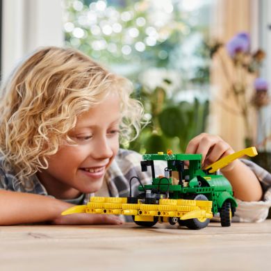Конструктор Кормозбиральний комбайн John Deere 9700 LEGO TECHNIC 42168