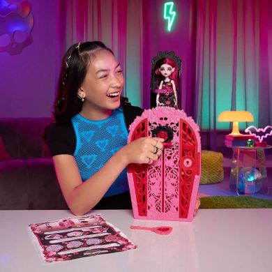 Набір-сюрприз Жахо-секрети Дракулори серії Цвіт та темрява Monster High HYT72