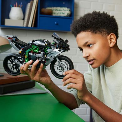 Конструктор Мотоцикл Kawasaki Ninja H2R LEGO TECHNIC 42170