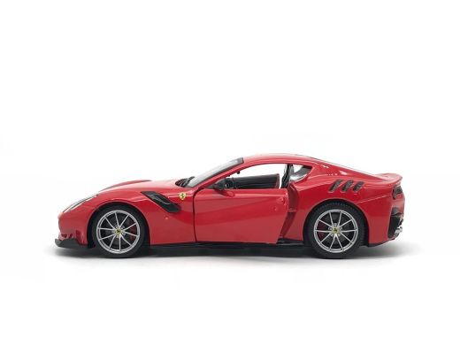 Автомодель Ferrari F12TDF Bburago 1:24 в асортименті 18-26021