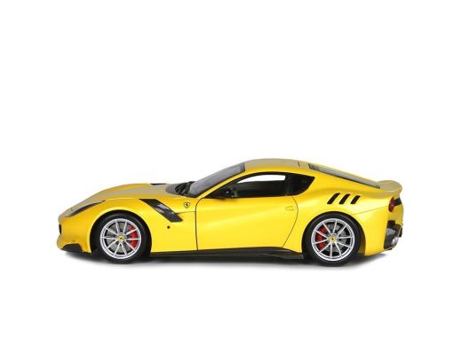 Автомодель Ferrari F12TDF Bburago 1:24 в асортименті 18-26021
