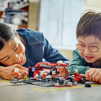 Конструктор Пит-стоп и пит-экипаж F1 с болидом Ferrari LEGO City 60443