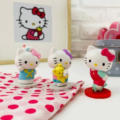 Колекційна фігурка-сюрприз YOU YOU ГАРНЮНІ HELLO KITTY (в диспл.) 39/CN23