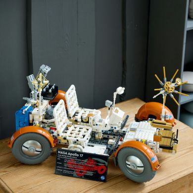 Конструктор LEGO TECHNIC Місячний автомобіль NASA Apollo 42182