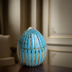 Свічка Ladenac Bois de блакитна Золоті змужки з кристалями 220г 02100200006