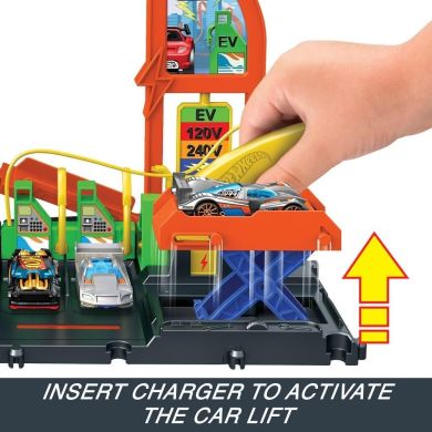 Игровой набор Заправочная станция для суперзарядки Hot Wheels HTN79