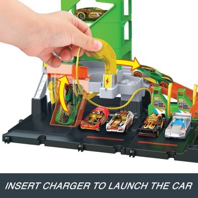 Игровой набор Заправочная станция для суперзарядки Hot Wheels HTN79