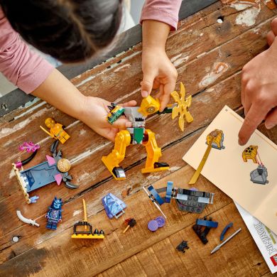 Конструктор Боевой робот Арина LEGO NINJAGO 71804
