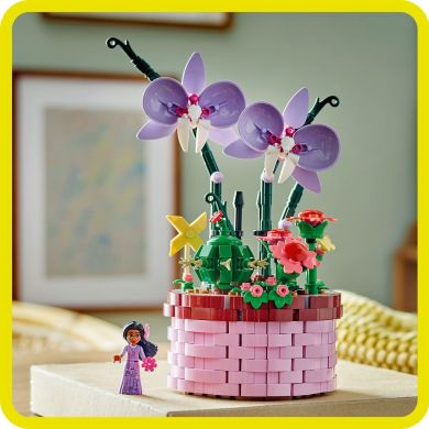 Конструктор Квітковий горщик Ізабели LEGO Disney 43237